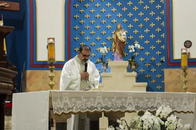 30 dia com Maria - Santa Missa e Coroação - Romeiros Devotos da Paróquia Nossa Senhora da Lapa (Vazante)