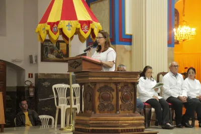 30 dia com Maria - Santa Missa e Coroação - Romeiros Devotos da Paróquia Nossa Senhora da Lapa (Vazante)