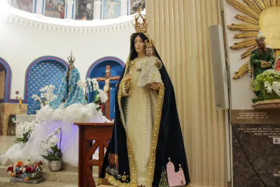 30 dia com Maria - Santa Missa e Coroação - Romeiros Devotos da Paróquia Nossa Senhora da Lapa (Vazante)