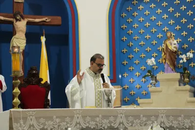 30 dia com Maria - Santa Missa e Coroação - Romeiros Devotos da Paróquia Nossa Senhora da Lapa (Vazante)