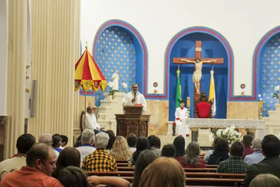 30 dia com Maria - Santa Missa e Coroação - Romeiros Devotos da Paróquia Nossa Senhora da Lapa (Vazante)