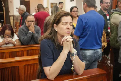 30 dia com Maria - Santa Missa e Coroação - Romeiros Devotos da Paróquia Nossa Senhora da Lapa (Vazante)