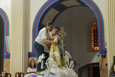 30 dia com Maria - Santa Missa e Coroação - Romeiros Devotos da Paróquia Nossa Senhora da Lapa (Vazante)