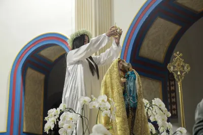 30 dia com Maria - Santa Missa e Coroação - Romeiros Devotos da Paróquia Nossa Senhora da Lapa (Vazante)