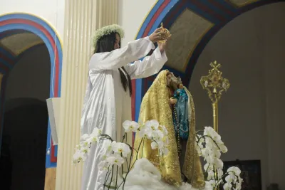 30 dia com Maria - Santa Missa e Coroação - Romeiros Devotos da Paróquia Nossa Senhora da Lapa (Vazante)
