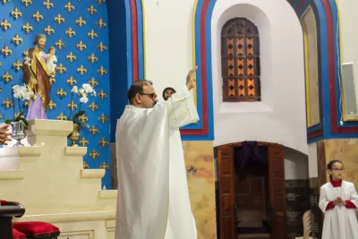30 dia com Maria - Santa Missa e Coroação - Romeiros Devotos da Paróquia Nossa Senhora da Lapa (Vazante)