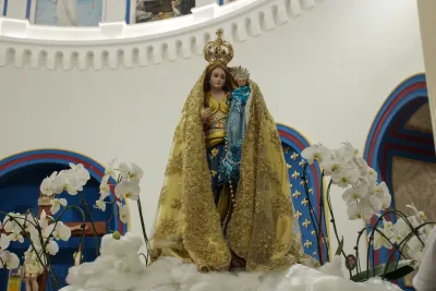 30 dia com Maria - Santa Missa e Coroação - Romeiros Devotos da Paróquia Nossa Senhora da Lapa (Vazante)