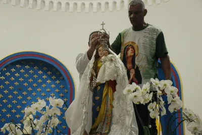 30 dia com Maria - Santa Missa e Coroação - Romeiros Devotos da Paróquia Nossa Senhora das Dores (Campo Florido)
