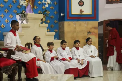 30 dia com Maria - Santa Missa e Coroação - Romeiros Devotos da Paróquia Nossa Senhora das Dores (Campo Florido)