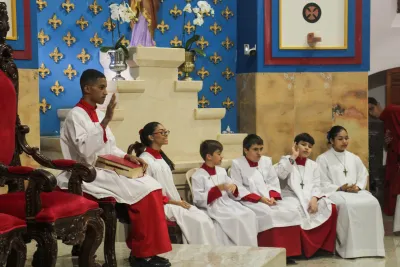 30 dia com Maria - Santa Missa e Coroação - Romeiros Devotos da Paróquia Nossa Senhora das Dores (Campo Florido)