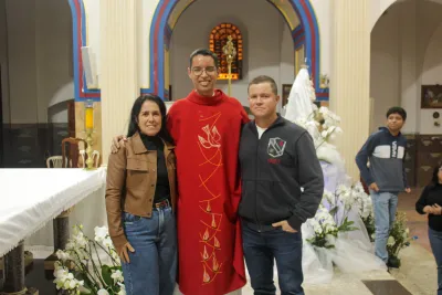 30 dia com Maria - Santa Missa e Coroação - Romeiros Devotos da Paróquia Nossa Senhora das Dores (Campo Florido)