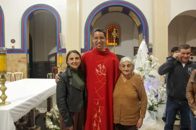 30 dia com Maria - Santa Missa e Coroação - Romeiros Devotos da Paróquia Nossa Senhora das Dores (Campo Florido)