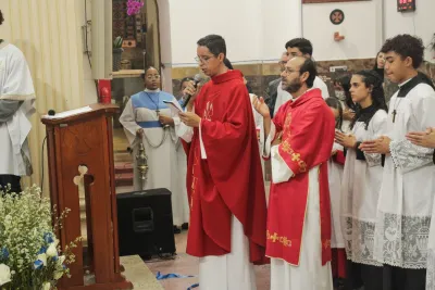 30 dia com Maria - Santa Missa e Coroação - Romeiros Devotos da Paróquia Nossa Senhora das Dores (Campo Florido)