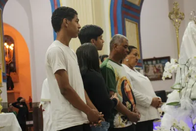 30 dia com Maria - Santa Missa e Coroação - Romeiros Devotos da Paróquia Nossa Senhora das Dores (Campo Florido)