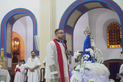30 dia com Maria - Santa Missa e Coroação - Romeiros Devotos da Paróquia Nossa Senhora das Dores (Campo Florido)