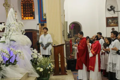 30 dia com Maria - Santa Missa e Coroação - Romeiros Devotos da Paróquia Nossa Senhora das Dores (Campo Florido)