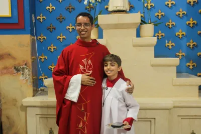 30 dia com Maria - Santa Missa e Coroação - Romeiros Devotos da Paróquia Nossa Senhora das Dores (Campo Florido)