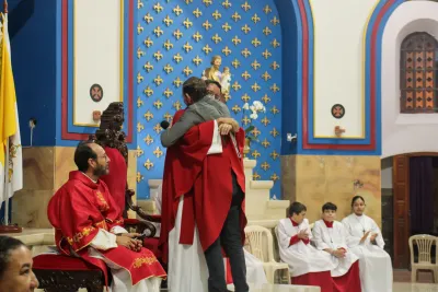 30 dia com Maria - Santa Missa e Coroação - Romeiros Devotos da Paróquia Nossa Senhora das Dores (Campo Florido)