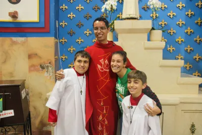 30 dia com Maria - Santa Missa e Coroação - Romeiros Devotos da Paróquia Nossa Senhora das Dores (Campo Florido)