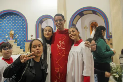 30 dia com Maria - Santa Missa e Coroação - Romeiros Devotos da Paróquia Nossa Senhora das Dores (Campo Florido)