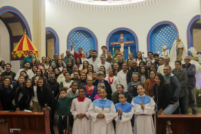 30 dia com Maria - Santa Missa e Coroação - Romeiros Devotos da Paróquia Nossa Senhora das Dores (Campo Florido)