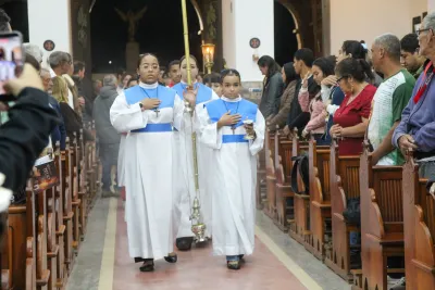 30 dia com Maria - Santa Missa e Coroação - Romeiros Devotos da Paróquia Nossa Senhora das Dores (Campo Florido)