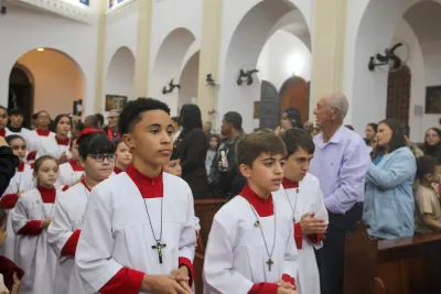 30 dia com Maria - Santa Missa e Coroação - Romeiros Devotos da Paróquia Nossa Senhora das Dores (Campo Florido)