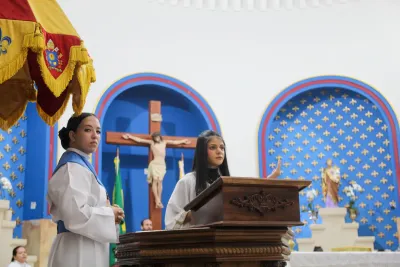 30 dia com Maria - Santa Missa e Coroação - Romeiros Devotos da Paróquia Nossa Senhora das Dores (Campo Florido)