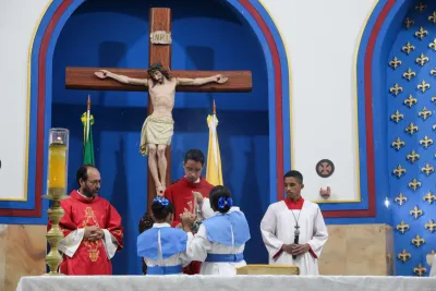 30 dia com Maria - Santa Missa e Coroação - Romeiros Devotos da Paróquia Nossa Senhora das Dores (Campo Florido)