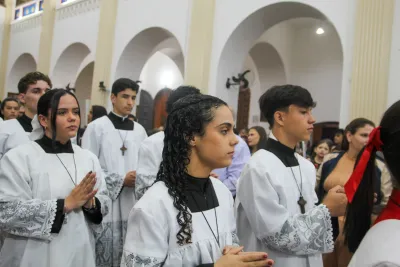 30 dia com Maria - Santa Missa e Coroação - Romeiros Devotos da Paróquia Nossa Senhora das Dores (Campo Florido)