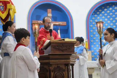 30 dia com Maria - Santa Missa e Coroação - Romeiros Devotos da Paróquia Nossa Senhora das Dores (Campo Florido)
