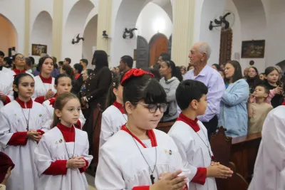 30 dia com Maria - Santa Missa e Coroação - Romeiros Devotos da Paróquia Nossa Senhora das Dores (Campo Florido)