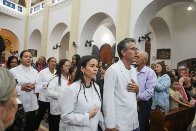 30 dia com Maria - Santa Missa e Coroação - Romeiros Devotos da Paróquia Nossa Senhora das Dores (Campo Florido)