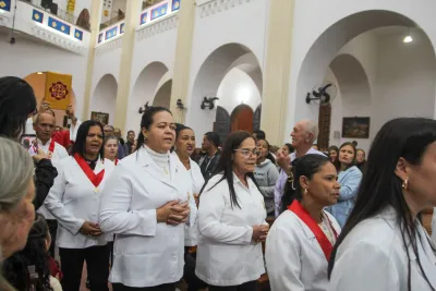 30 dia com Maria - Santa Missa e Coroação - Romeiros Devotos da Paróquia Nossa Senhora das Dores (Campo Florido)