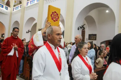 30 dia com Maria - Santa Missa e Coroação - Romeiros Devotos da Paróquia Nossa Senhora das Dores (Campo Florido)