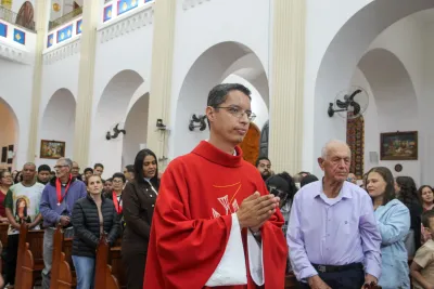 30 dia com Maria - Santa Missa e Coroação - Romeiros Devotos da Paróquia Nossa Senhora das Dores (Campo Florido)