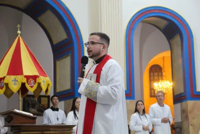 30 dia com Maria - Santa Missa e Coroação - Romeiros Devotos da Paróquia Nossa Senhora das Dores (Campo Florido)
