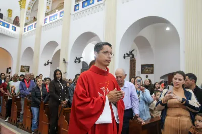 30 dia com Maria - Santa Missa e Coroação - Romeiros Devotos da Paróquia Nossa Senhora das Dores (Campo Florido)