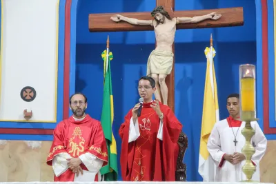30 dia com Maria - Santa Missa e Coroação - Romeiros Devotos da Paróquia Nossa Senhora das Dores (Campo Florido)