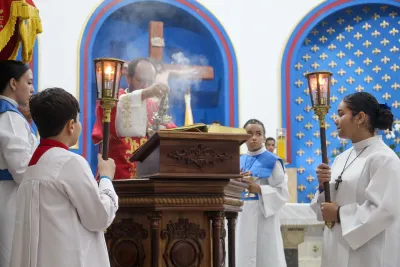 30 dia com Maria - Santa Missa e Coroação - Romeiros Devotos da Paróquia Nossa Senhora das Dores (Campo Florido)