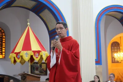 30 dia com Maria - Santa Missa e Coroação - Romeiros Devotos da Paróquia Nossa Senhora das Dores (Campo Florido)