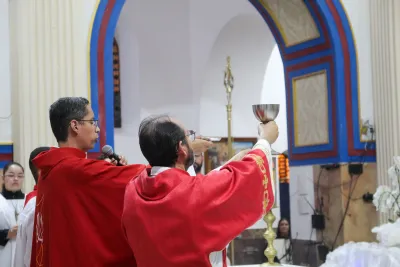 30 dia com Maria - Santa Missa e Coroação - Romeiros Devotos da Paróquia Nossa Senhora das Dores (Campo Florido)
