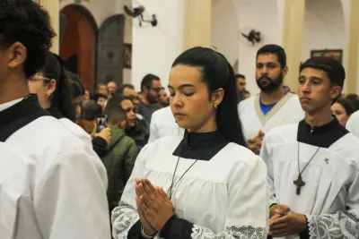 30 dia com Maria - Santa Missa e Coroação - Romeiros Devotos da Paróquia Nossa Senhora das Dores (Campo Florido)