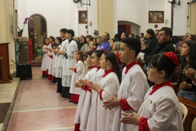 30 dia com Maria - Santa Missa e Coroação - Romeiros Devotos da Paróquia Nossa Senhora das Dores (Campo Florido)