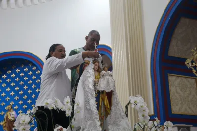 30 dia com Maria - Santa Missa e Coroação - Romeiros Devotos da Paróquia Nossa Senhora das Dores (Campo Florido)