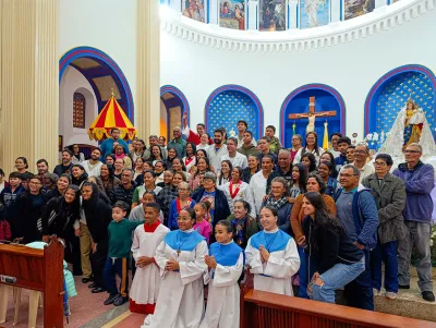 30 dia com Maria - Santa Missa e Coroação - Romeiros Devotos da Paróquia Nossa Senhora das Dores (Campo Florido)