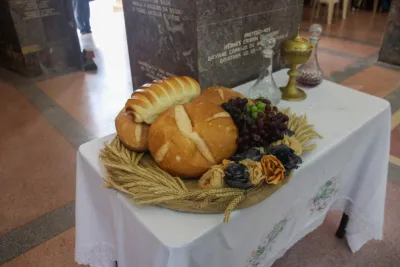 30 dia com Maria - Santa Missa e Coroação - Romeiros Devotos da Paróquia Nossa Senhora das Dores (Campo Florido)