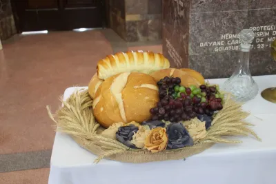 30 dia com Maria - Santa Missa e Coroação - Romeiros Devotos da Paróquia Nossa Senhora das Dores (Campo Florido)