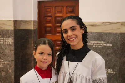 30 dia com Maria - Santa Missa e Coroação - Romeiros Devotos da Paróquia Nossa Senhora das Dores (Campo Florido)