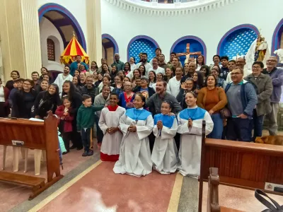 30 dia com Maria - Santa Missa e Coroação - Romeiros Devotos da Paróquia Nossa Senhora das Dores (Campo Florido)